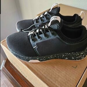 Kuru ATOM.  Womens.  Jet Black/Misty Lilac